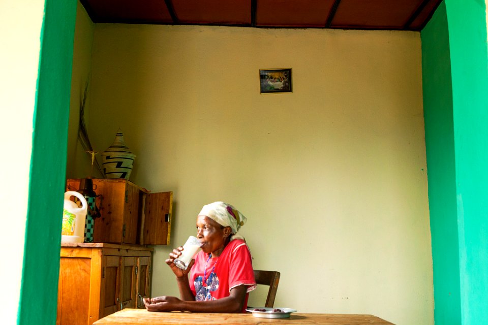 Coffee Farming in Rwanda (16487400237)
