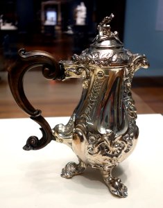 Coffee Jug, Paul de Lamerie, London, 1738, silver - Cincinnati Art Museum - DSC04587