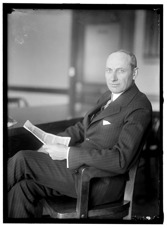 COFFIN, HOWARD EARLE. AT DESK LCCN2016864753