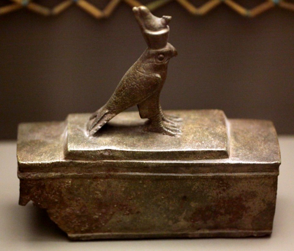 Coffin or reliquary ornated with a falcon-A 2004-87-IMG 1032