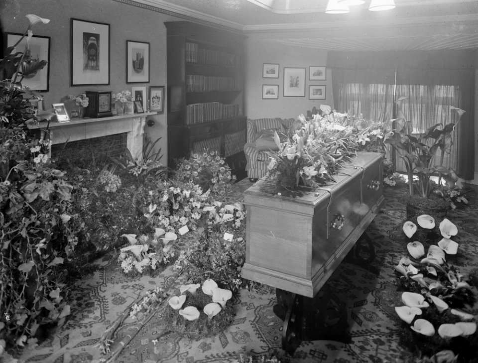 Coffin of Bishop Miller, commissioned by Mrs. Miller, Bishops Grove, Waterford (16618668326)