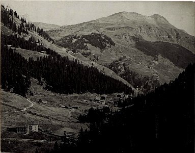 Col di Lana von der Arabba - Stellung aus gesehen, unten Ort Renag. (BildID 15579110)