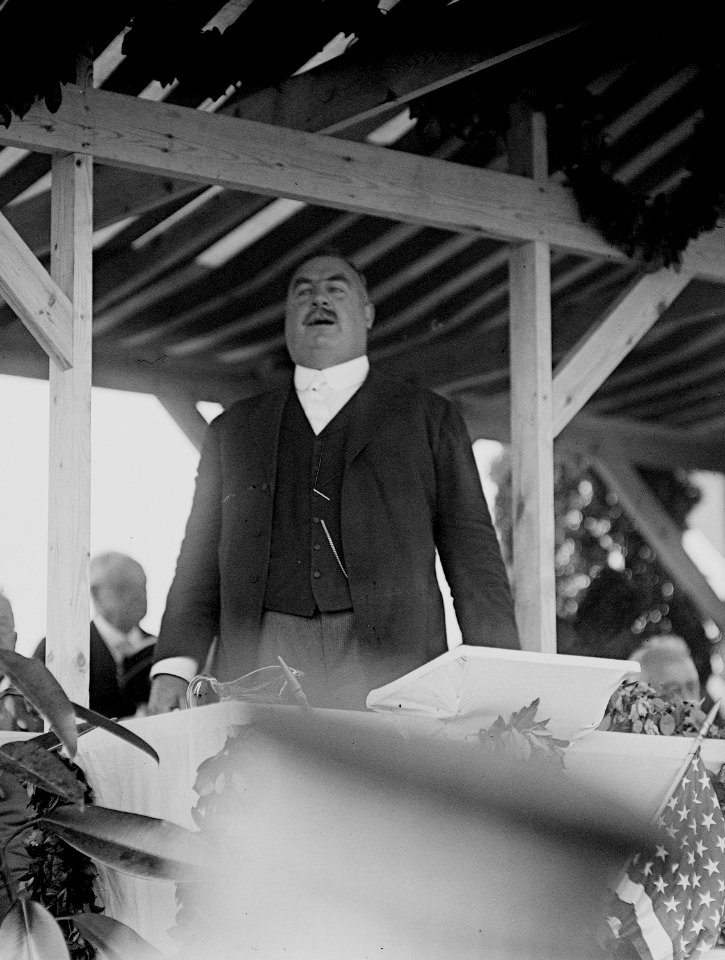 Col Robert E Lee Jr speaks at dedication of the Confederate memorial - Arlington National Cemetery - Arlington Count VA USA - 1914-06-12