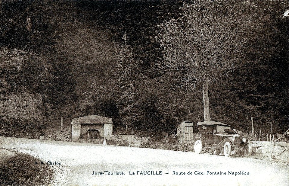 Col Faucille fontaine voiture