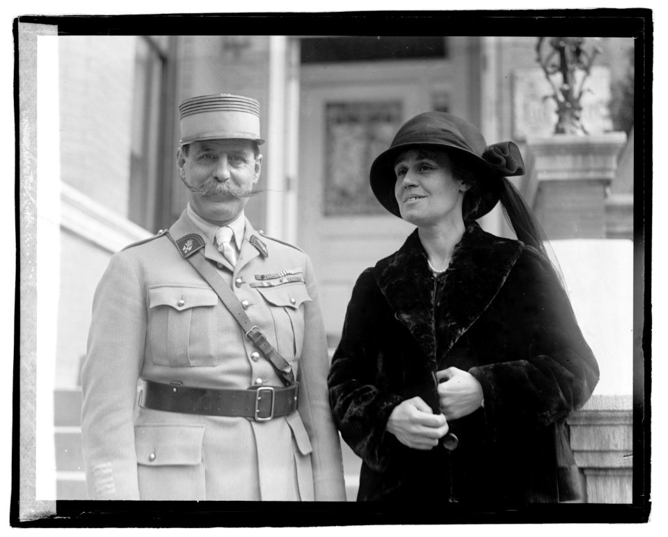 Col. George Dumont & wife LOC npcc.05855