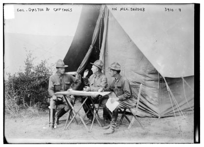 Col. Gaston & Captains on Mex. Border LCCN2014702136