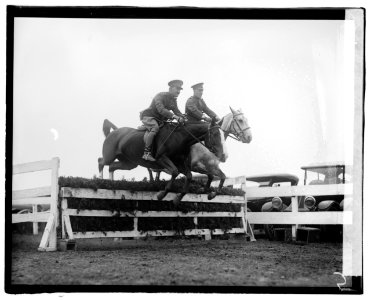 Col. Quekemeyer & Lt. Cunningham LCCN2016827995