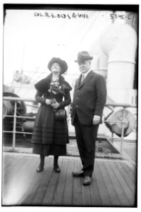 Col. R.E. Olds & wife LCCN2014719627