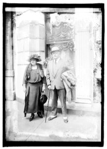 Col. Thos. H. Birch & wife, 4-27-22 LCCN2016846278