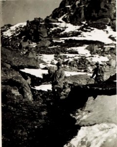 Coldosé Brigadier GM.G.Fischer auf dem Wege in die Stellung. (BildID 15575368)
