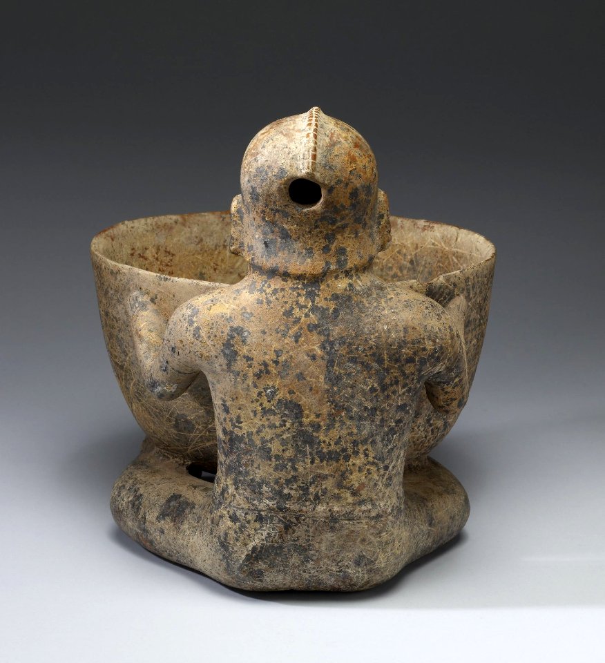 Colima - Figure with Large Bowl - Walters 20092018 - Back