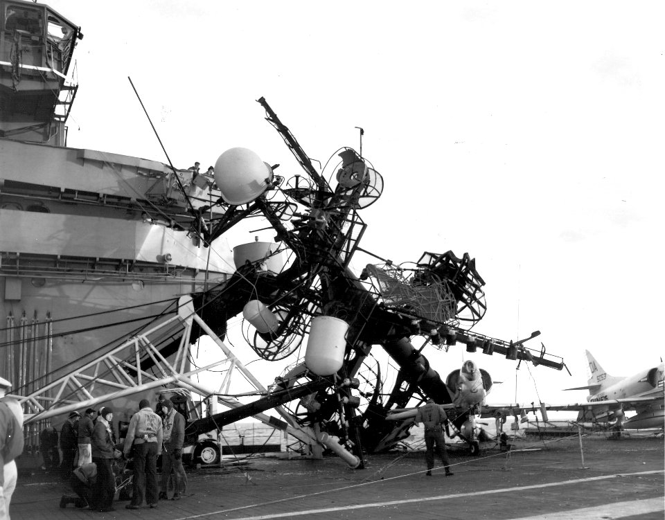 Collapsed mast aboard USS Essex (CVS-9) on 17 December 1963 (NNAM.1996.488.242.048)