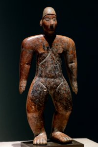 Colima standing figure Soleil de nuit lot 39