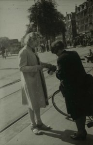 Collecte Frontzorg - Fotodienst der NSB - NIOD - 156172