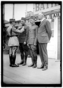 COLLARDET. GENERAL, FRENCH ARMY. DECORATING Y.M.C.A. SECRETARIES LCCN2016869938