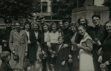 Collecte Frontzorg - Fotodienst der NSB - NIOD - 156177