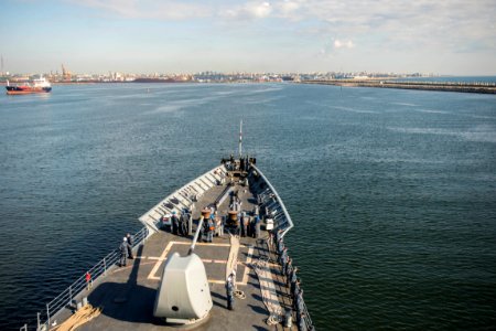 Black Sea naval operations - USS Vella Gulf 140603-N-KE519-033