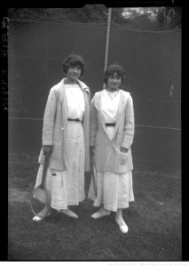 Blanche and Suzanne Amblard 1913
