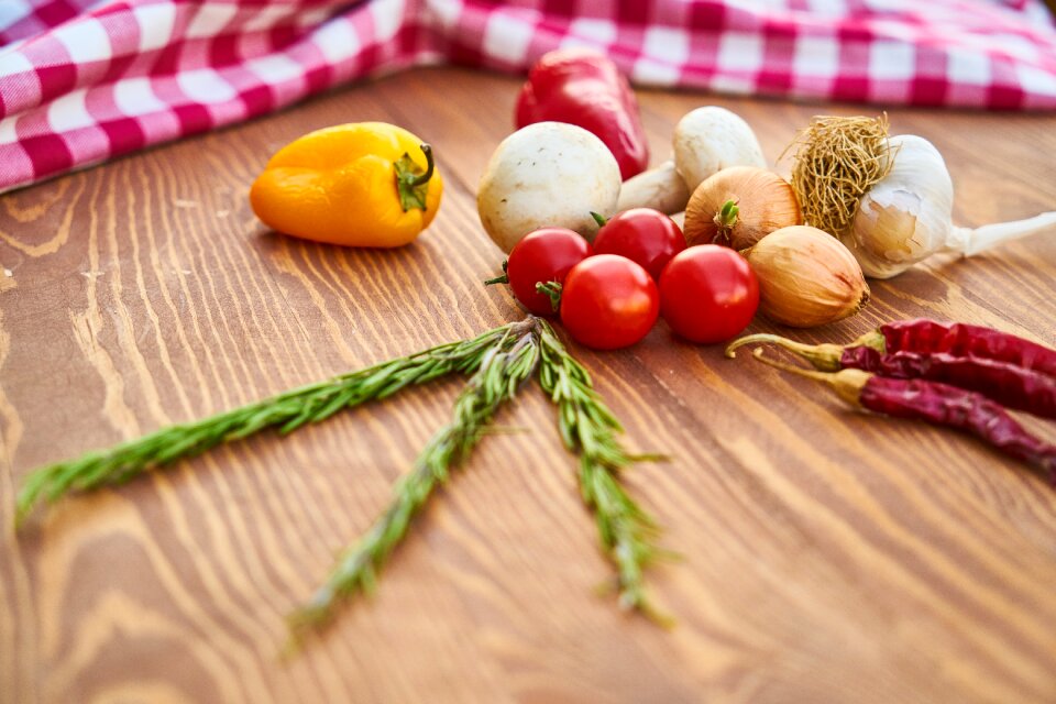 Tomato garlic onion photo