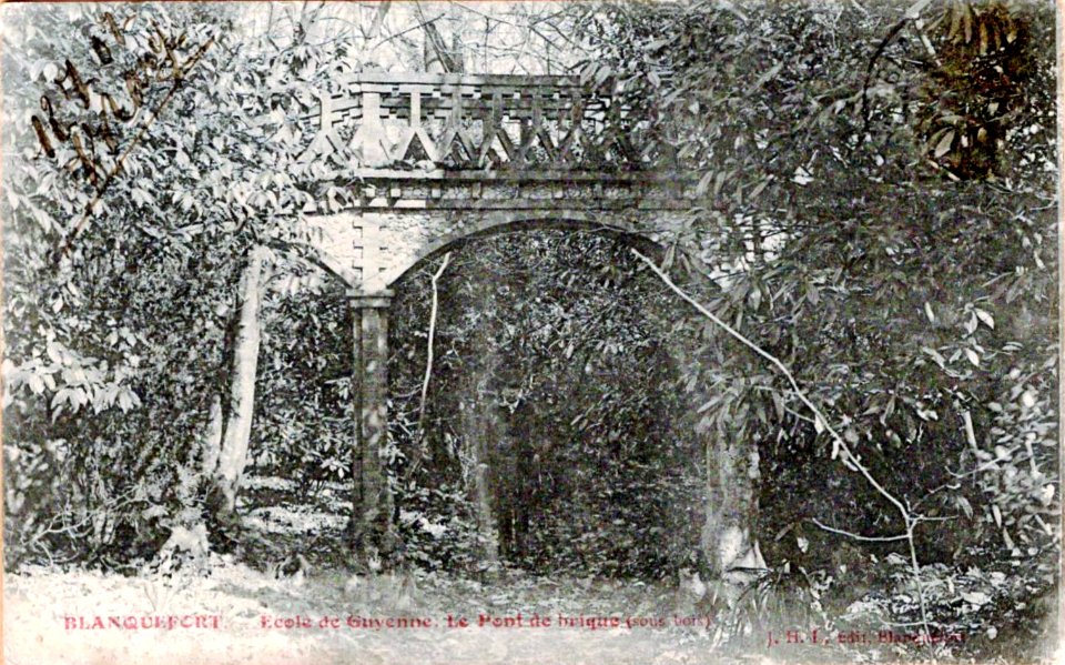 Blanquefort - Ecole de Guyenne pont de brique
