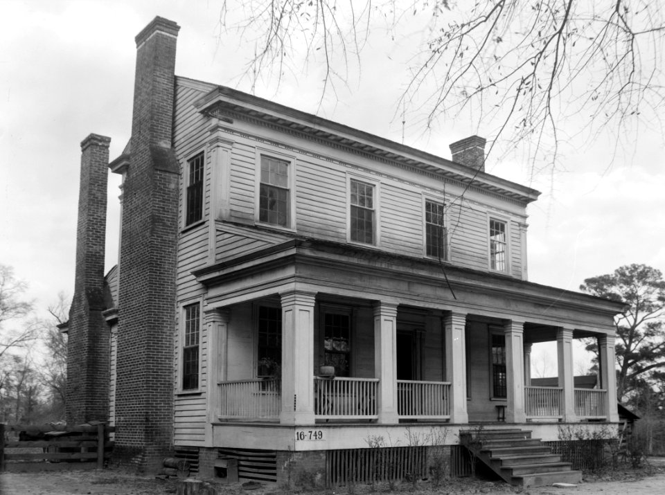 Bland House 01