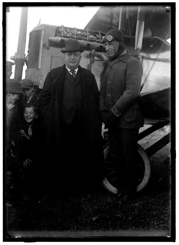 BLEAKLEY, ORRIN DUBBS. REP. FROM PENNSYLVANIA, 3-4-17-4-3-17. ELECTED, DID NOT QUALIFY. LEFT, WITH SGT. OCKER LCCN2016866456