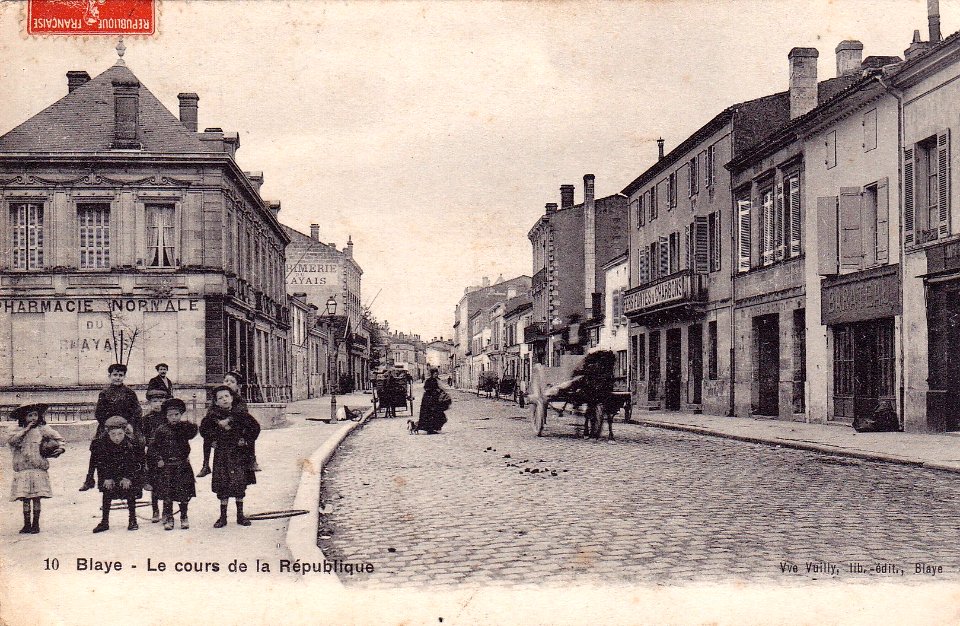 Blaye - cours de la République 3