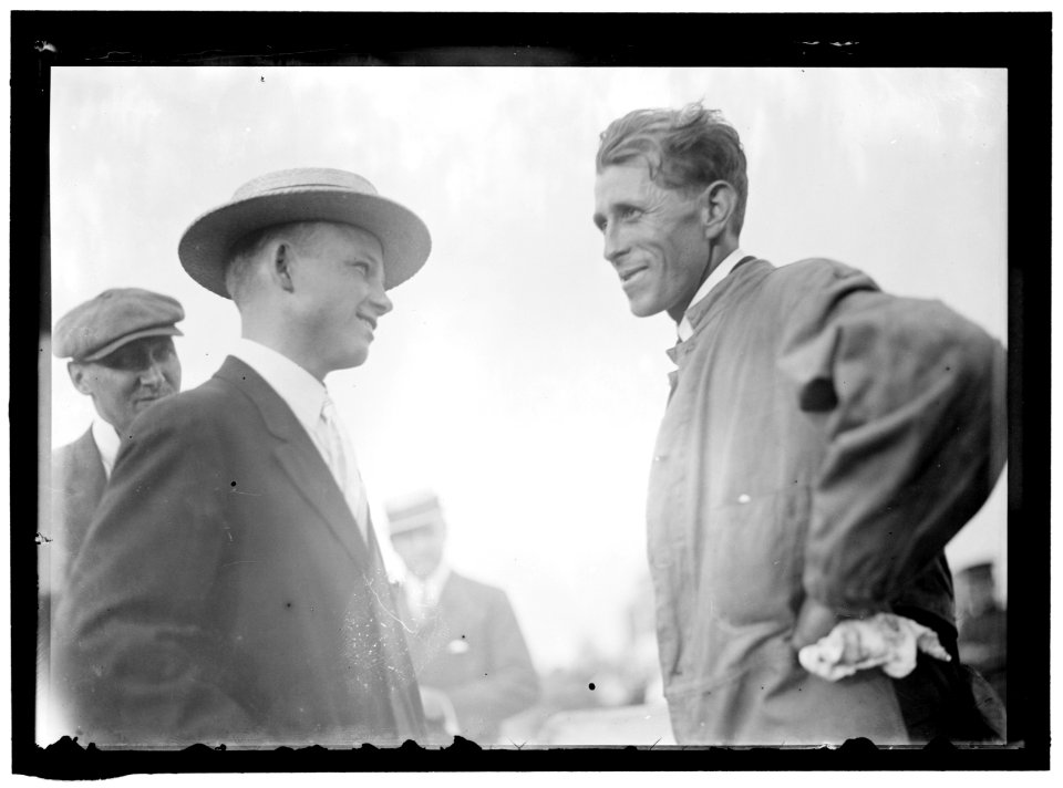 BLERIOT AIRPLANE. LT., U.S.A. AVIATOR. LEFT, SHAKING HANDS WITH C. MURVIN WOOD LCCN2016864822