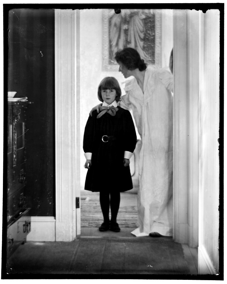 Blessed art thou among women, posed by Mrs. Francis Lee and her daughter Peggy in Boston LCCN2006684246