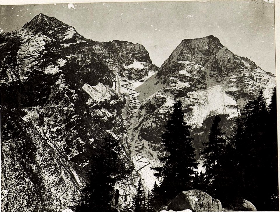 Blick auf Busa alta links und Gardinalscharte. (BildID 15575613)