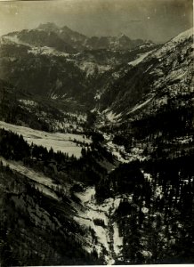 Blick auf den Pontebbanergraben; Stpkt, in der Tröglwand. (13-5.1917.) (BildID 15500729)