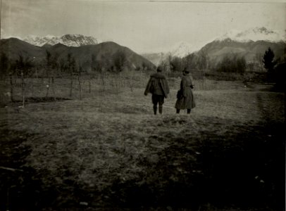 Blick auf das Krn Massiv vom Geschützstand der Honved Feld-Kanonenbatterie Nro.4-6 auf Kote 509 südlich Tolmein. (BildID 15465782)