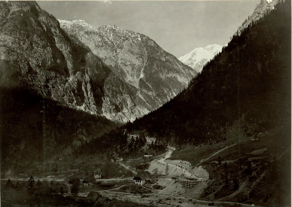 Blick auf die letzte Serpentine zur Baumbachhütte. (BildID 15464734)