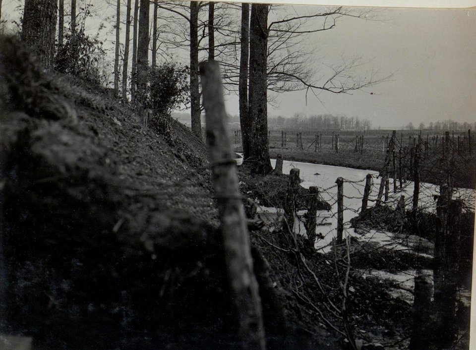Blick auf dem eigenen Dratverhau an der Boldurka (BildID 15444833)