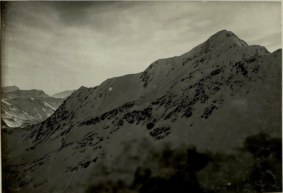 Blick auf den Hohen Trieb, Promos und Promosertörl. Standpunkt, Laufgraben der 5.Kompagnie des Infanteriebataillons II-57 auf dem Ostgrate der Köderköpfe. (BildID 15469530)