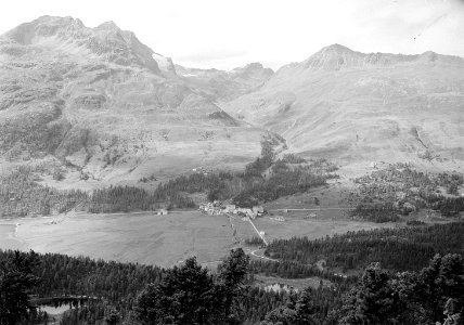 Blick auf ein Dorf im Oberengadin - CH-BAR - 3241565
