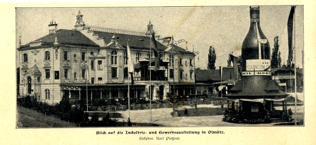 Blick auf die Industrie- und Gewerbeaustellung in Olmütz, 1902