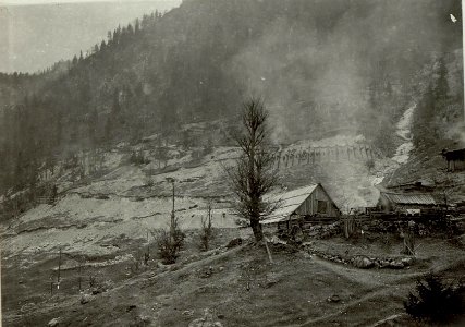 Blick auf Serpentine 12, 13 und 14. Aufstieg auf den Pass von Soca aus. (BildID 15464656)