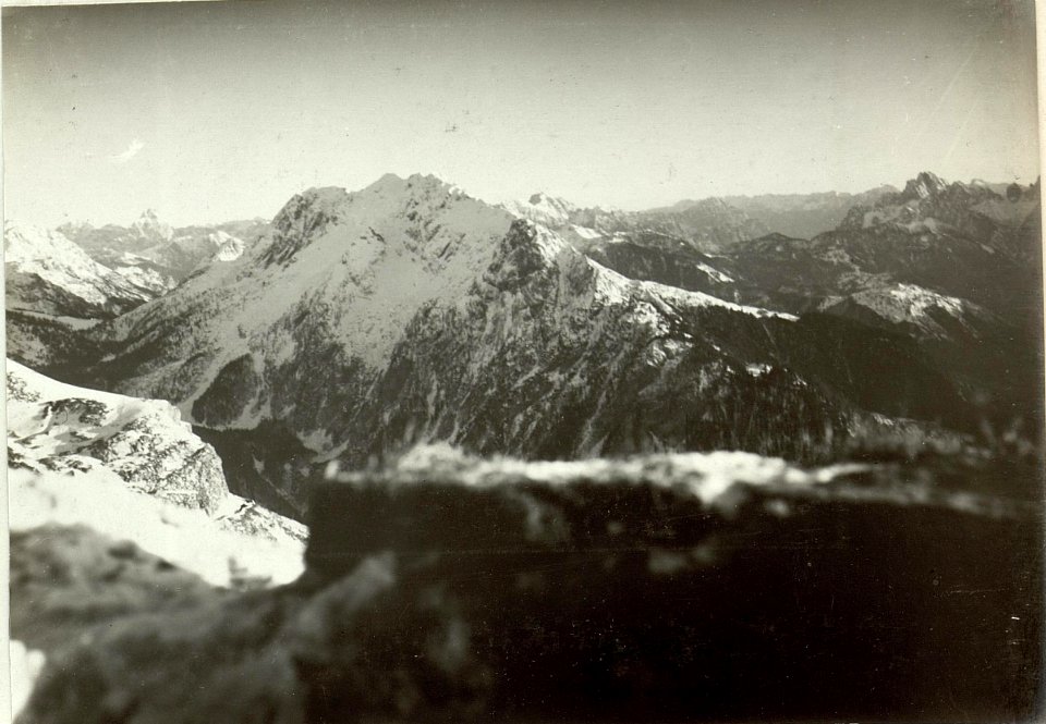Blick auf die Bergrumrahmung von Paularo. (BildID 15464256)