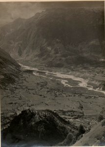 Blick auf die Kote 806 und FLITSCHERBECKEN. Standpunkt, Aus der Vorfeldstellung der 10. Kompagnie des k.k. Ldst.Inf.Rgts.Nro.26 am JAVORCEK. Aufgenommen am 30. Juni 1916. (BildID 15476987)