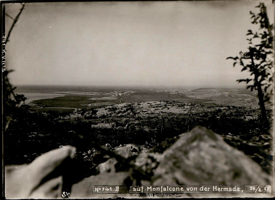 Blick auf Monfalcone von der Hermada. (BildID 15734984)