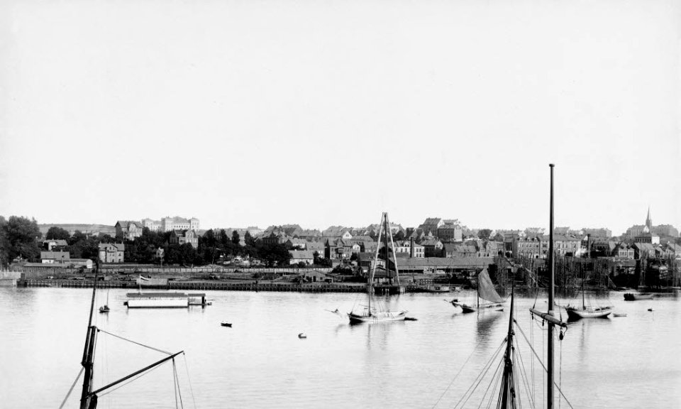 Blick auf Gaarden von der Kaistraße aus (Kiel 44.679)