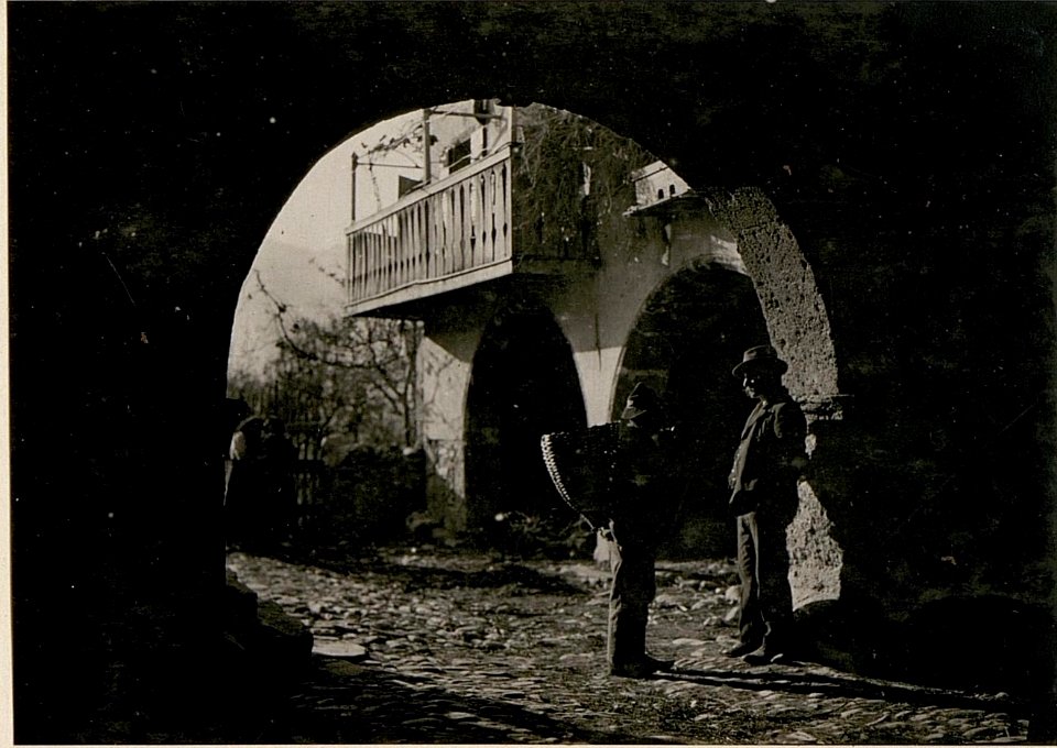Blick in den Hof eines Hauses in Paluzza. (BildID 15508298)