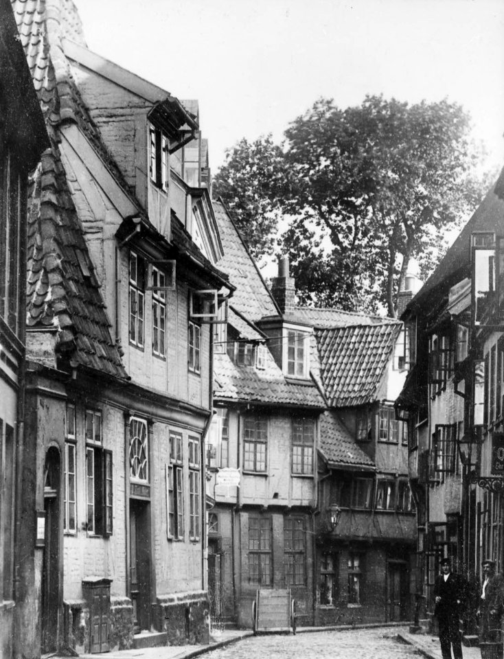 Blick aus der Kehdenstraße in die gekrümmte Faulstraße (Kiel 44.628)