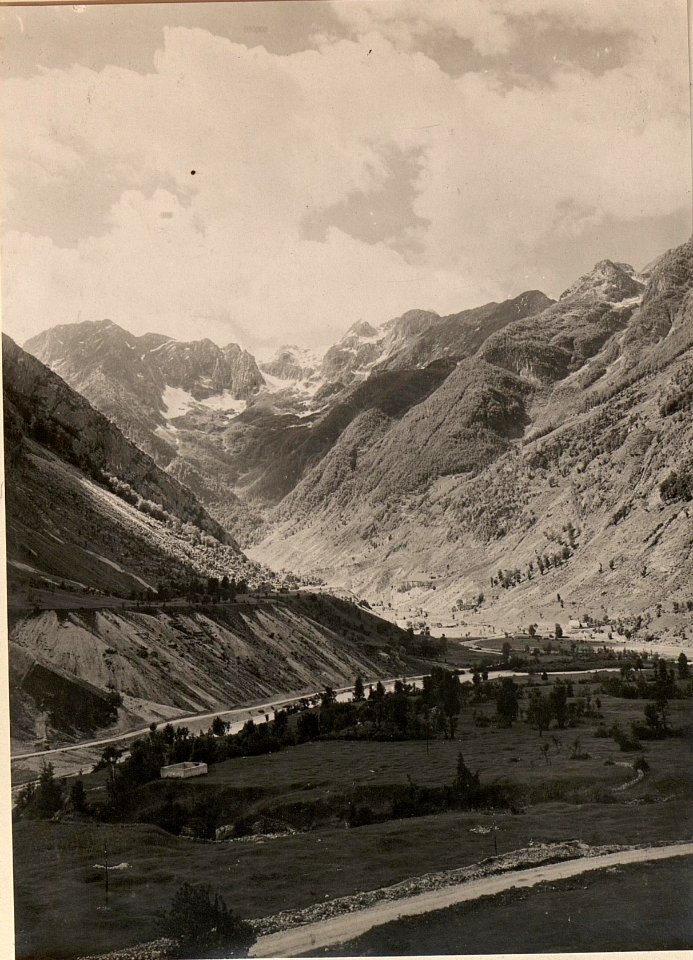 Blick in das LEPENJATAL, im Hintergrunde DEBELAK, Velke LEMESCH, Kote 1927, VRSIC und LIPNIK. Standpunkt der Aufnahme westlich von der Kote 468 unterhalb der Strasse nach KERSCHOWETZ. (BildID 15476861)