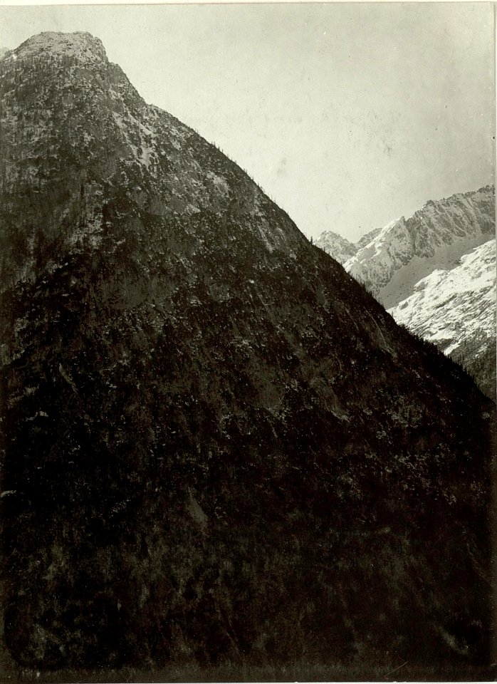 Blick vom Ansichtspunkt der sechsten Serpentine in das Trentatal gegen den Isonzo Ursprung. (BildID 15464628)