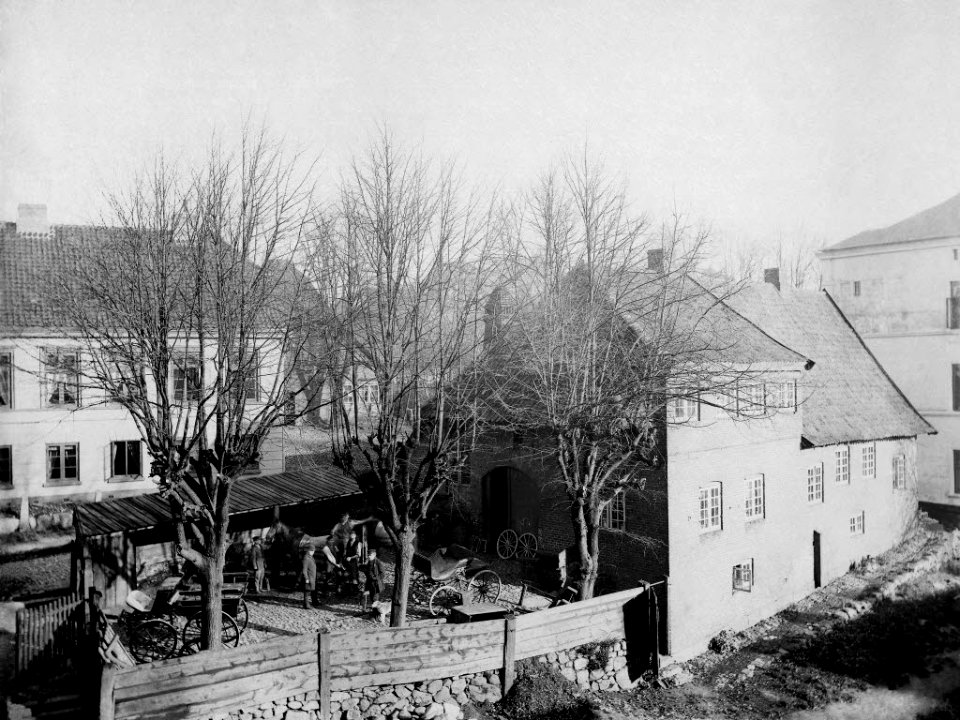 Blick in den Hof der alten Schmiede Eckmann in der Brunswik (Kiel 44.937)