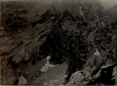 Blick vom Artillerie Beobachter mittleren ROMBON auf das Karstplateau. Aufgenommen am 23. Juli 1916. (BildID 15478360)