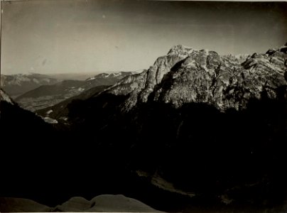 Blick vom Artillerie Beobachterstand Gruppe V, Prassniksattel nach Osten. Standpunkt, Artillerie Beobachter Gruppe V. (BildID 15466286)