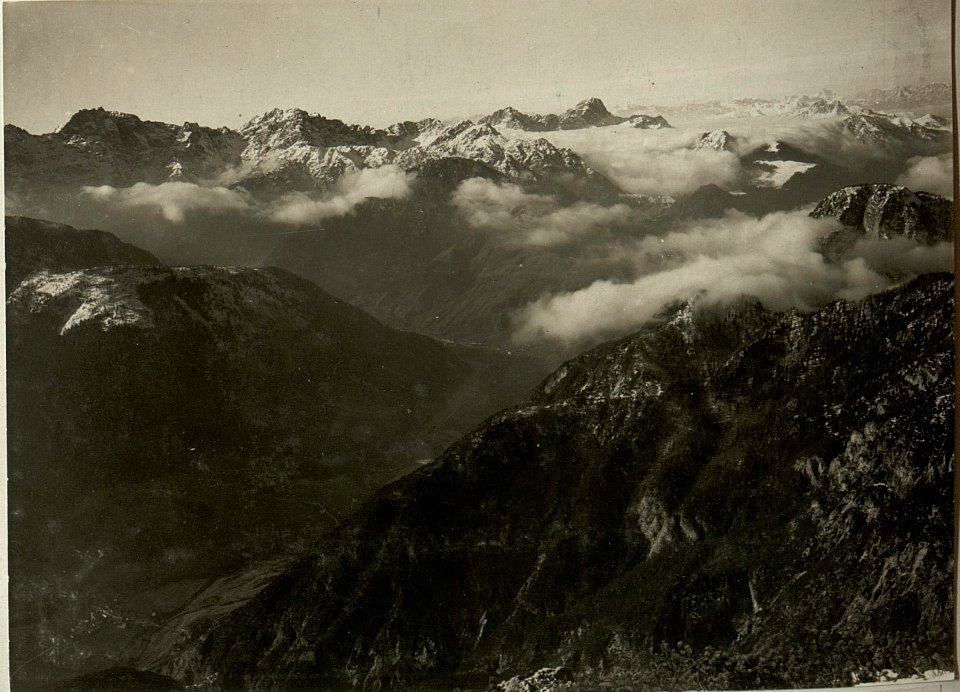 Blick vom Gisnitz gegen Südosten, Süden und Südwesten. (BildID 15466363)